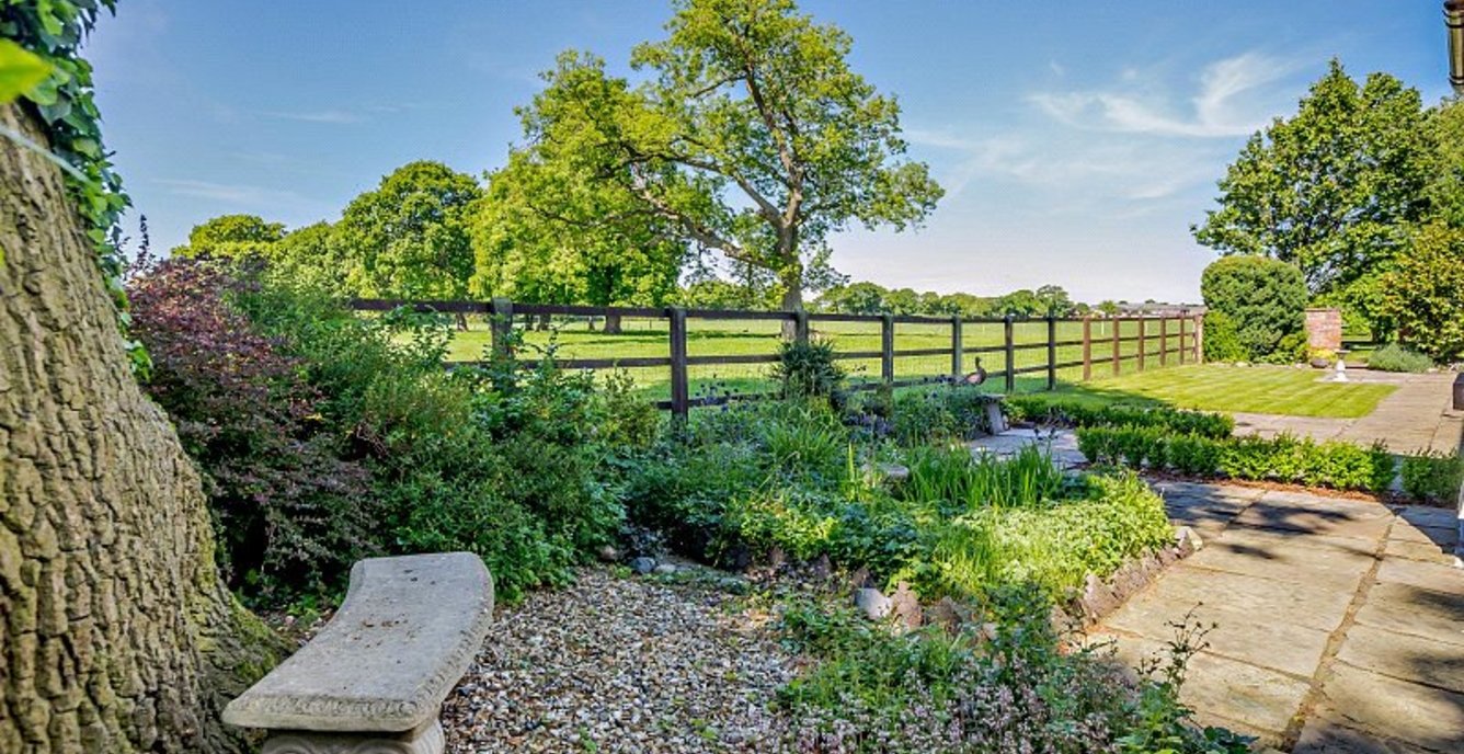 4 bedroom House for sale in Oak Tree Cottage, Badgers Rake Lane, Little