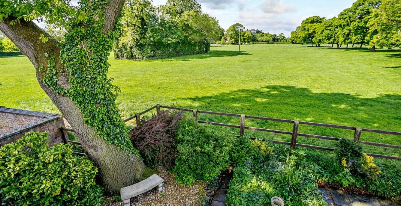 4 bedroom House for sale in Oak Tree Cottage, Badgers Rake Lane, Little