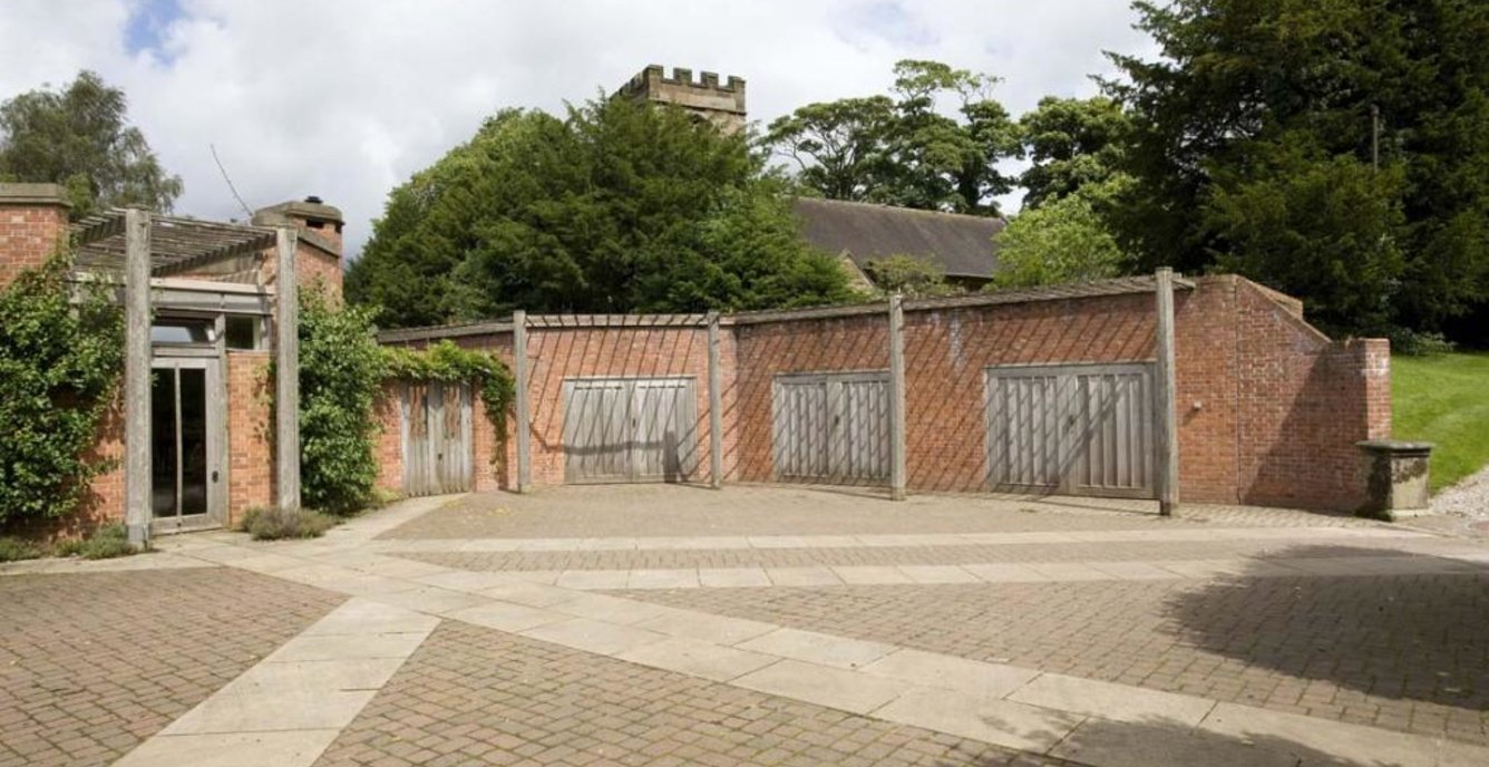 7 bedroom House for sale in Barlaston Hall, Barlaston, Barlaston