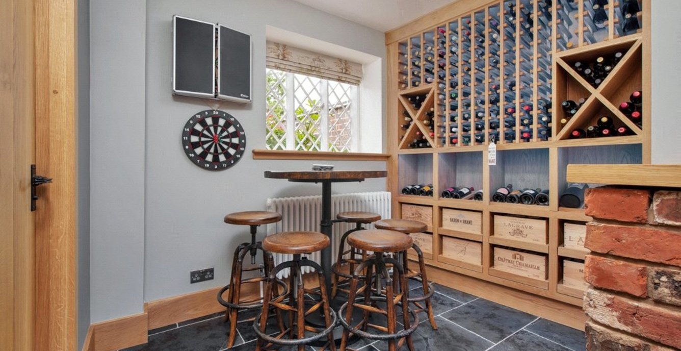 5 bedroom Barn Conversion for sale in Moat House Mill Barn, Barn End