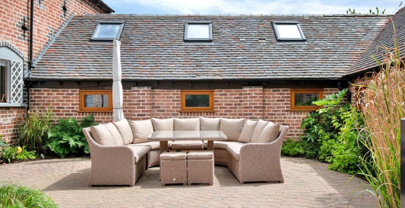 5 bedroom Barn Conversion for sale in Moat House Mill Barn, Barn End