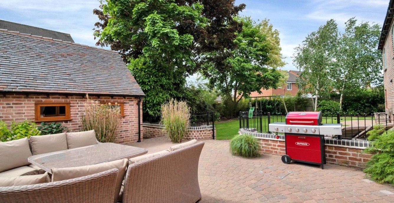 5 bedroom Barn Conversion for sale in Moat House Mill Barn, Barn End