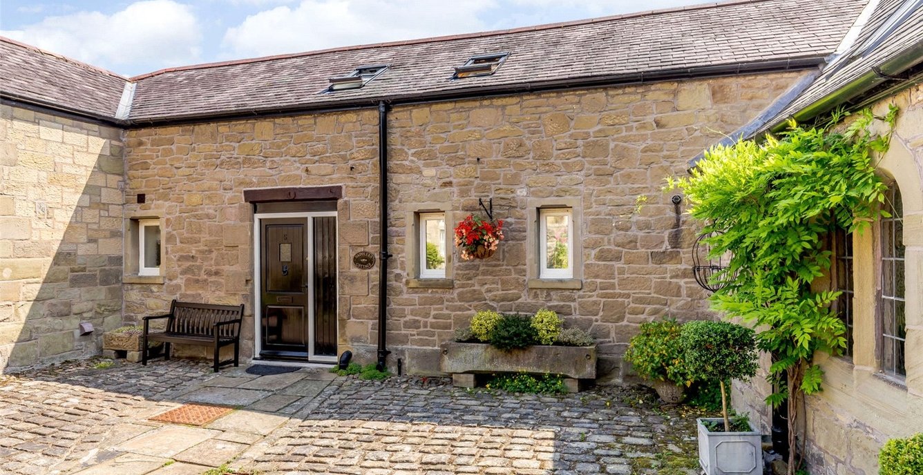 2 bedroom Mews for sale in Saddlers Cottage, 5, Chapel Court, Wynnstay