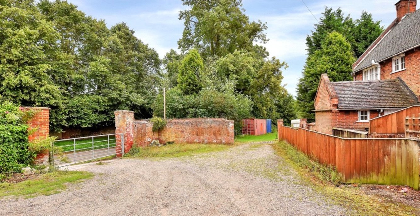 3 bedroom House for sale in Lot 2, 42, Church Street, Netherseal