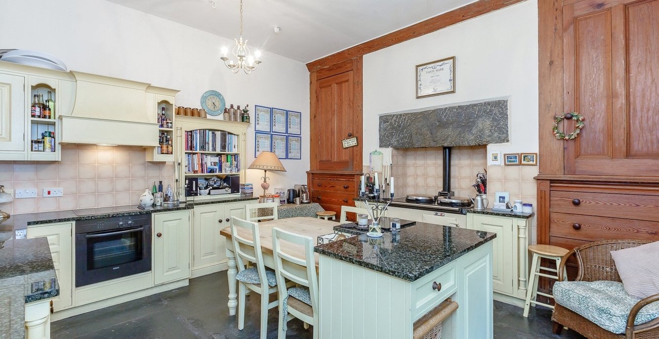 6 bedroom House for sale in Ty Isa, Holyhead Road, Corwen, Denbighshire