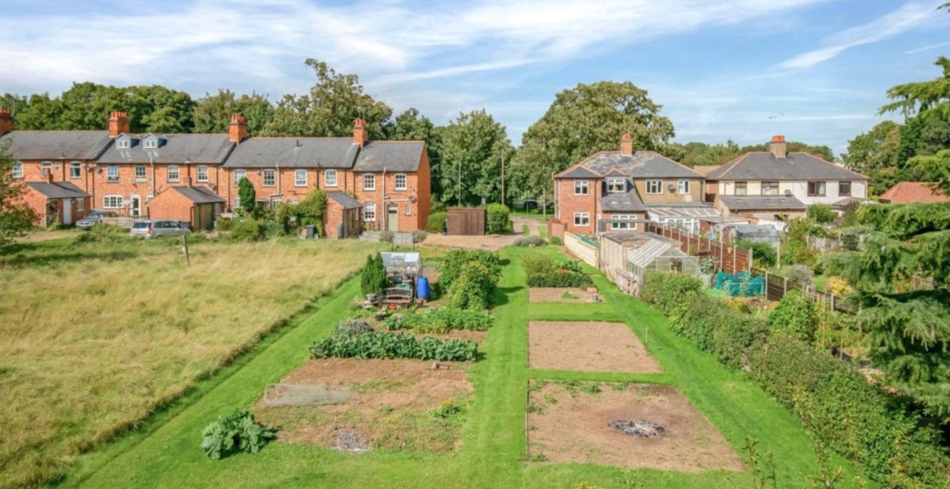 2 bedroom House for sale in 13 King Edward Cottages, Kettering Road