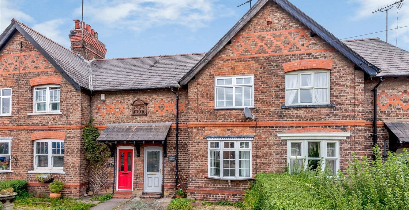 3 bedroom House for sale in 2 Knutsford Road Cottages, Knutsford Road, Chelford, Macclesfield