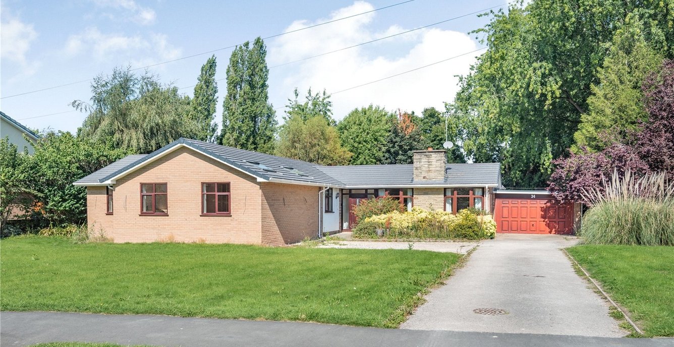 4 bedroom Bungalow for sale in 34, Lache Lane, Chester, Cheshire, CH4