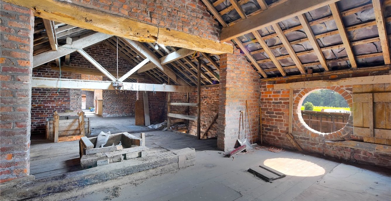 4 bedroom Farm House for sale in Saltersford Farm, Macclesfield Road