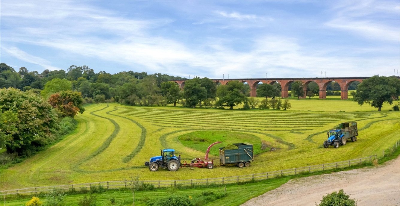 4 bedroom Farm House for sale in Saltersford Farm, Macclesfield Road