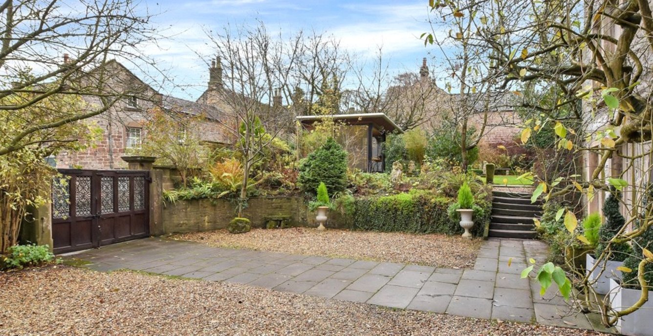 6 bedroom House for sale in The Dower House, Main Street, Winster