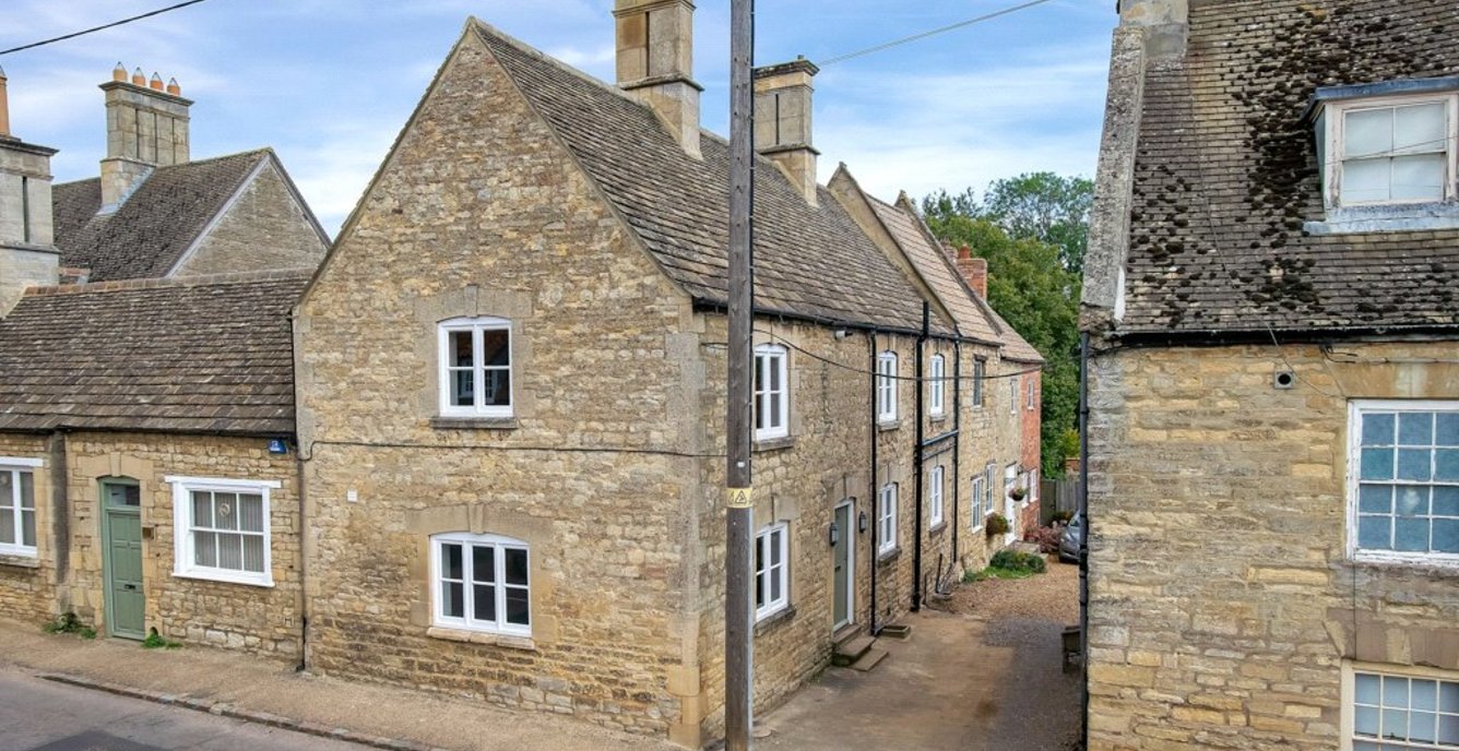 2 bedroom House for sale in 20 Manor Yard, 20, Manor Yard, Islip