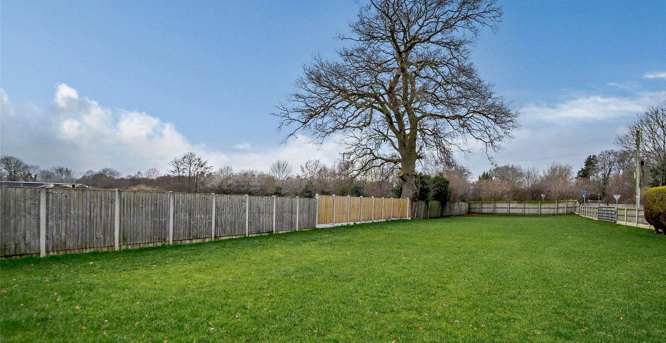 4 bedroom Bungalow for sale in Pasadena, Old Coach Road, Nomans Heath