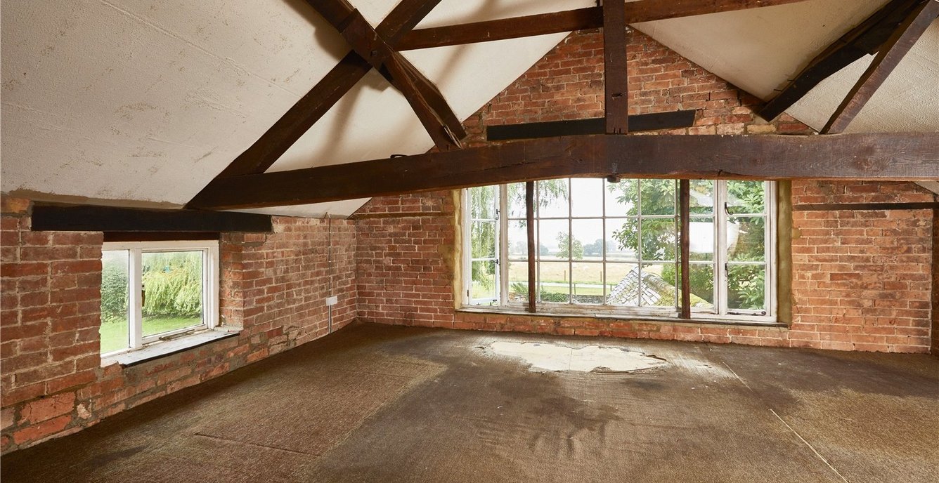 6 bedroom House for sale in Castle Farmhouse, Overthorpe, Overthorpe