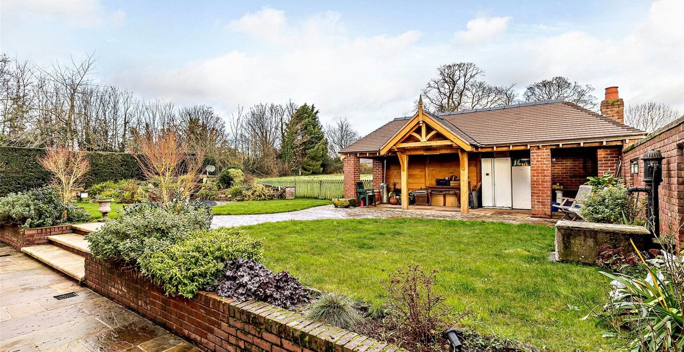 5 bedroom House for sale in The Hollow, Pump Lane, Churton, Chester