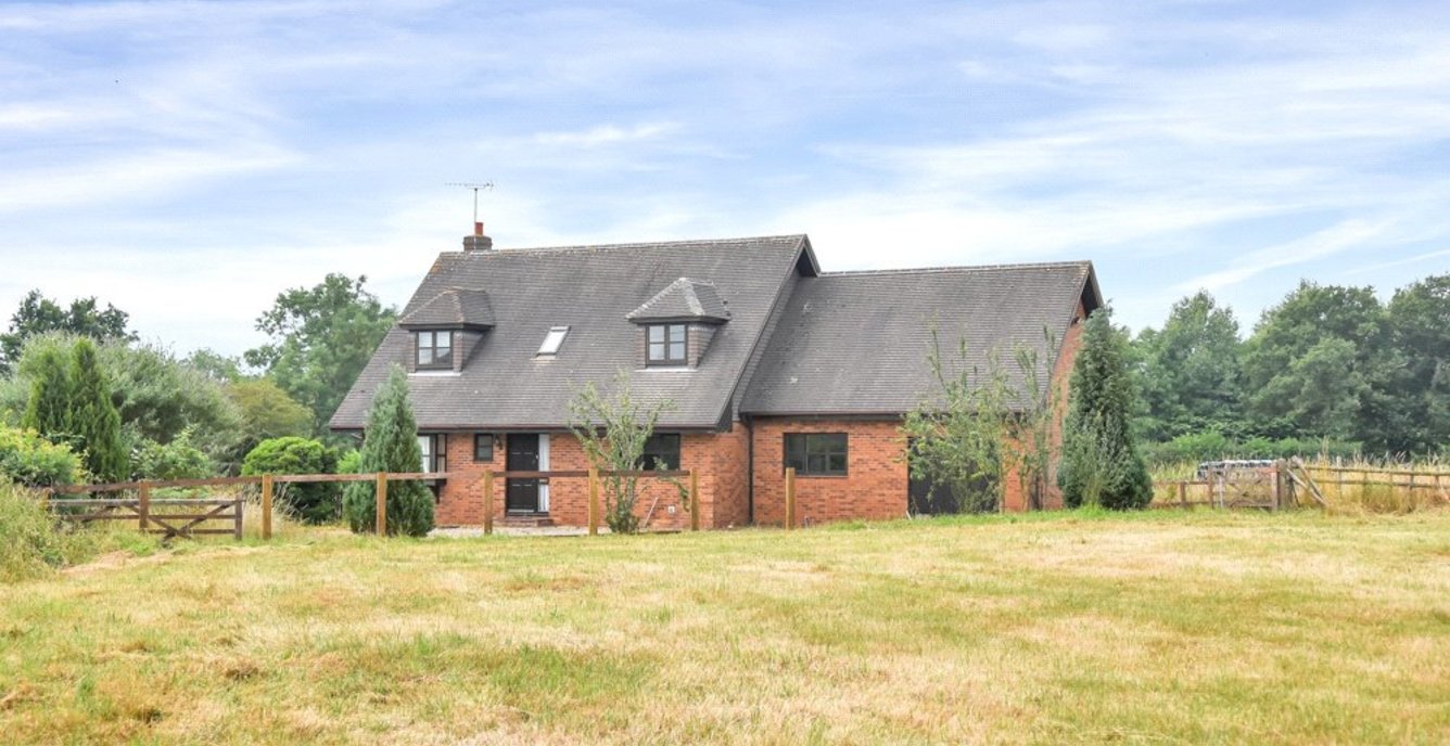 4 bedroom House for sale in Barleyfields, Stoneyford, Barton under