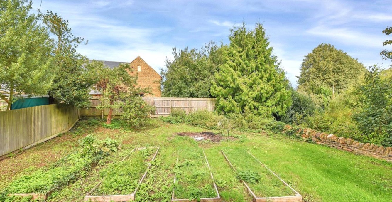 4 bedroom House for sale in St Hilda's Cottage, 8, The Green, Creaton