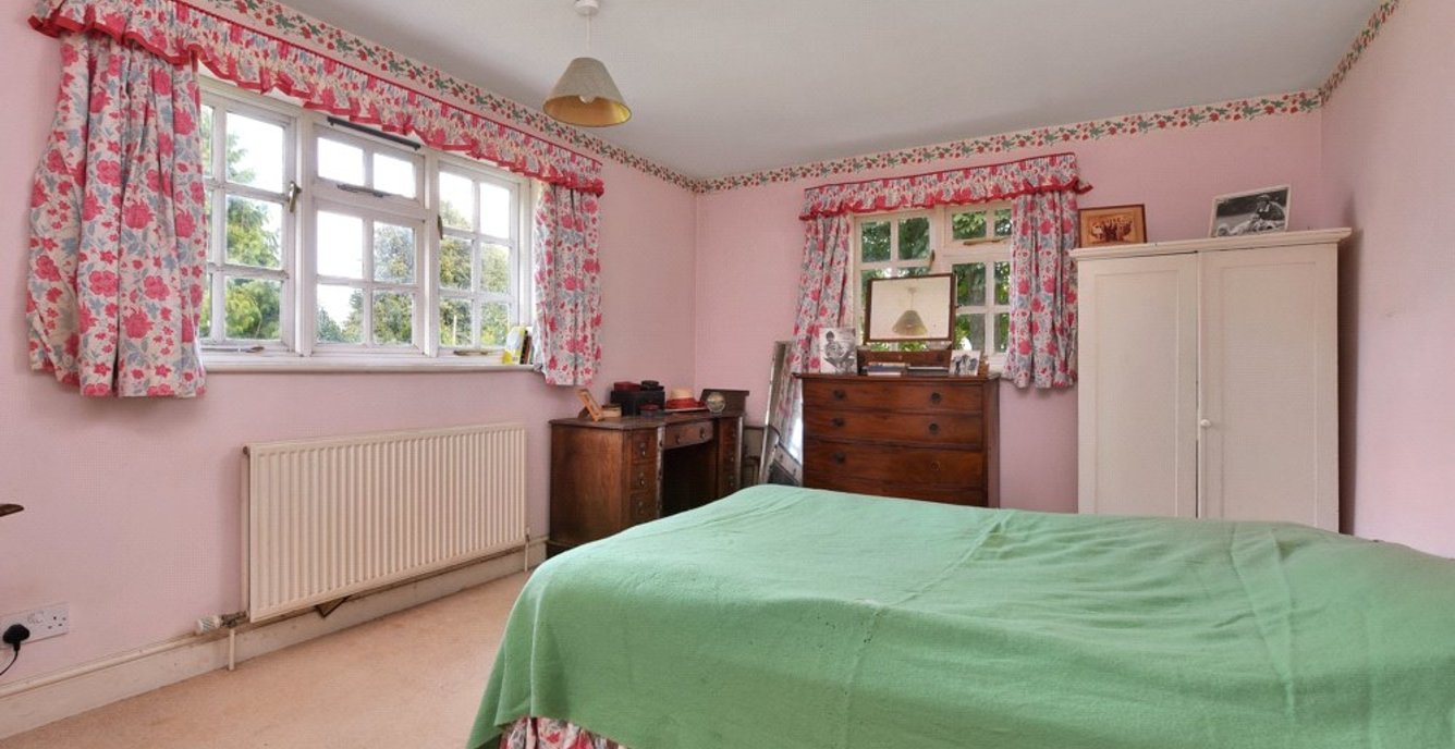 4 bedroom House for sale in St Hilda's Cottage, 8, The Green, Creaton