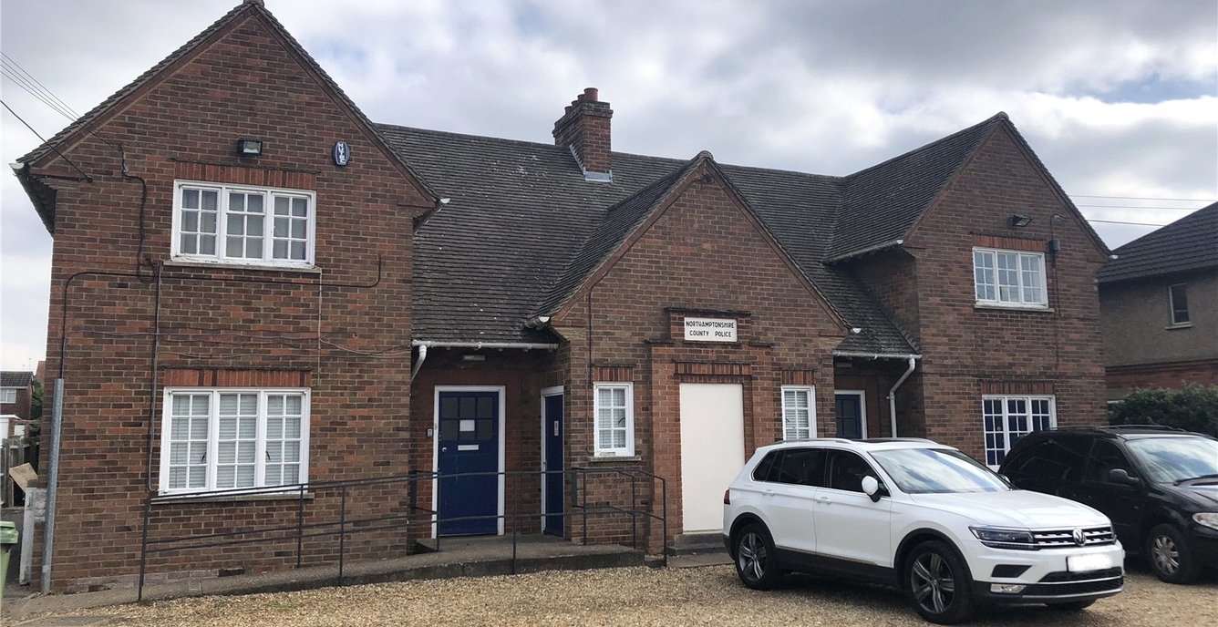 6 bedroom House for sale in 6266, Thrapston Road, Finedon