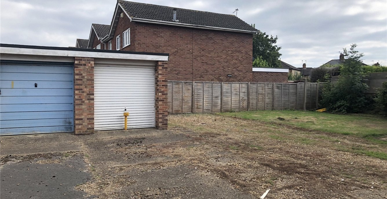 6 bedroom House for sale in 6266, Thrapston Road, Finedon