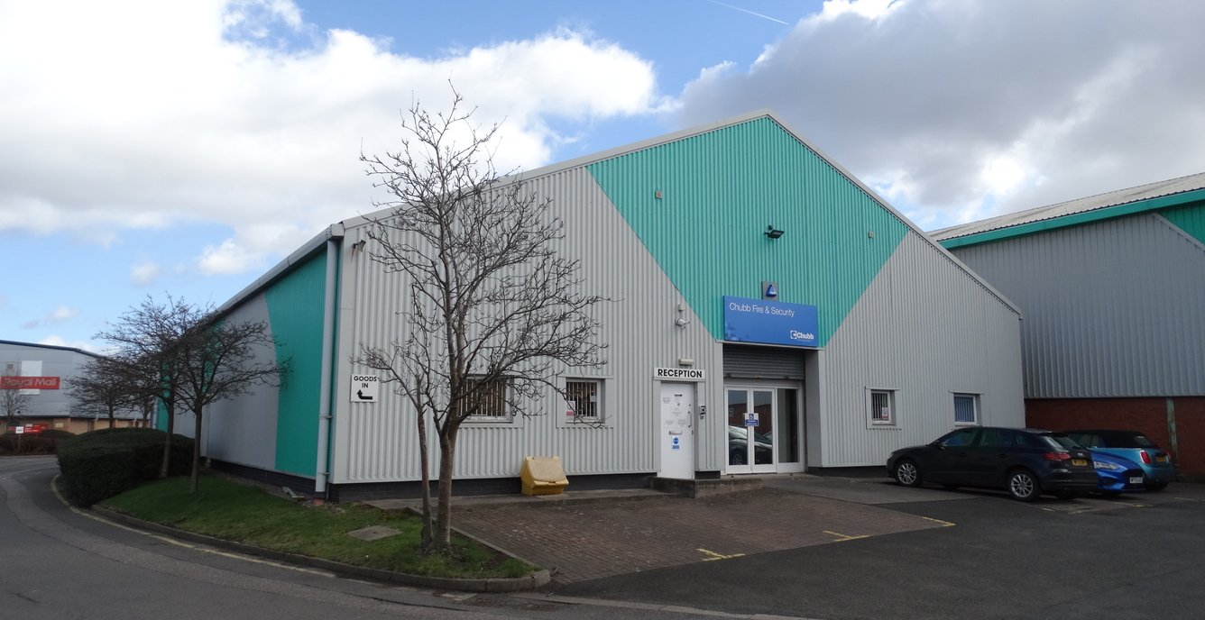 Warehouse/Store, Industrial to let in Unit 1516, Hale Trading Estate