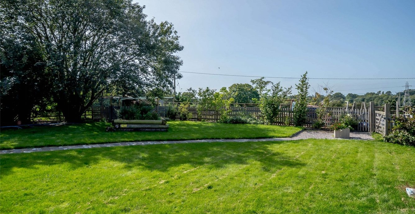 8 bedroom Farm House for sale in Tushingham House Farm, Wobbs Lane