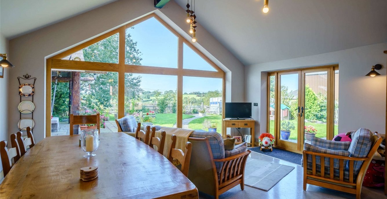 8 bedroom Farm House for sale in Tushingham House Farm, Wobbs Lane