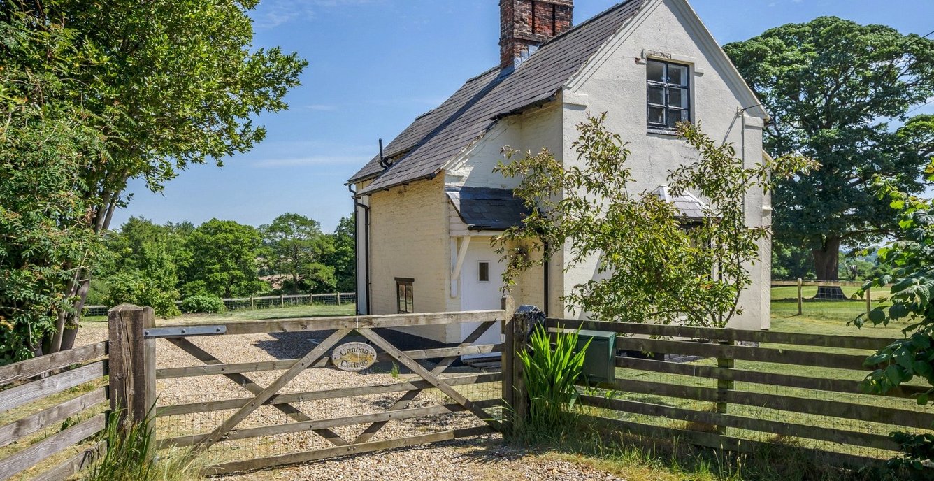 2 bedroom House for sale in Canaan Cottage, Wobbs Lane, Tushingham