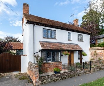 House For Sale In Old Barn Cottage 25 Churchway Haddenham