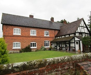 Farm House To Let In Hall Farmhouse Huddington Huddington