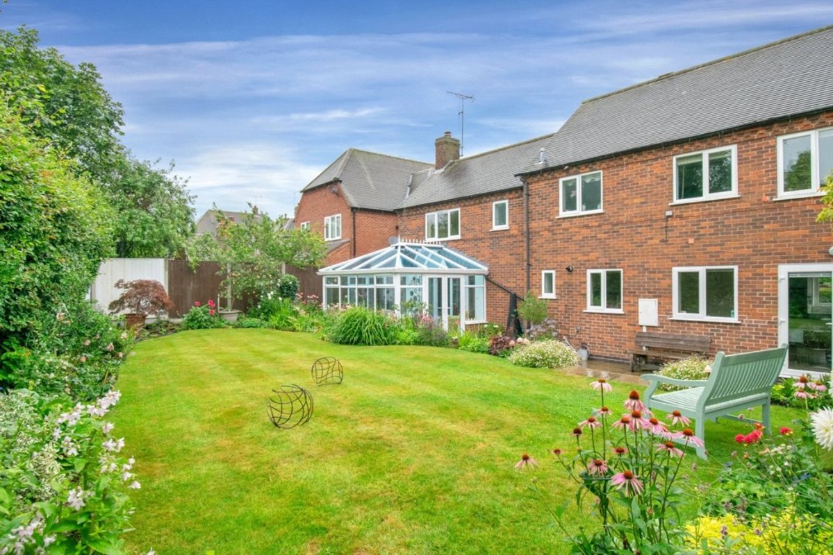 4 bedroom House for sale in 4, Ashby Road, Ticknall, Derbyshire, DE73