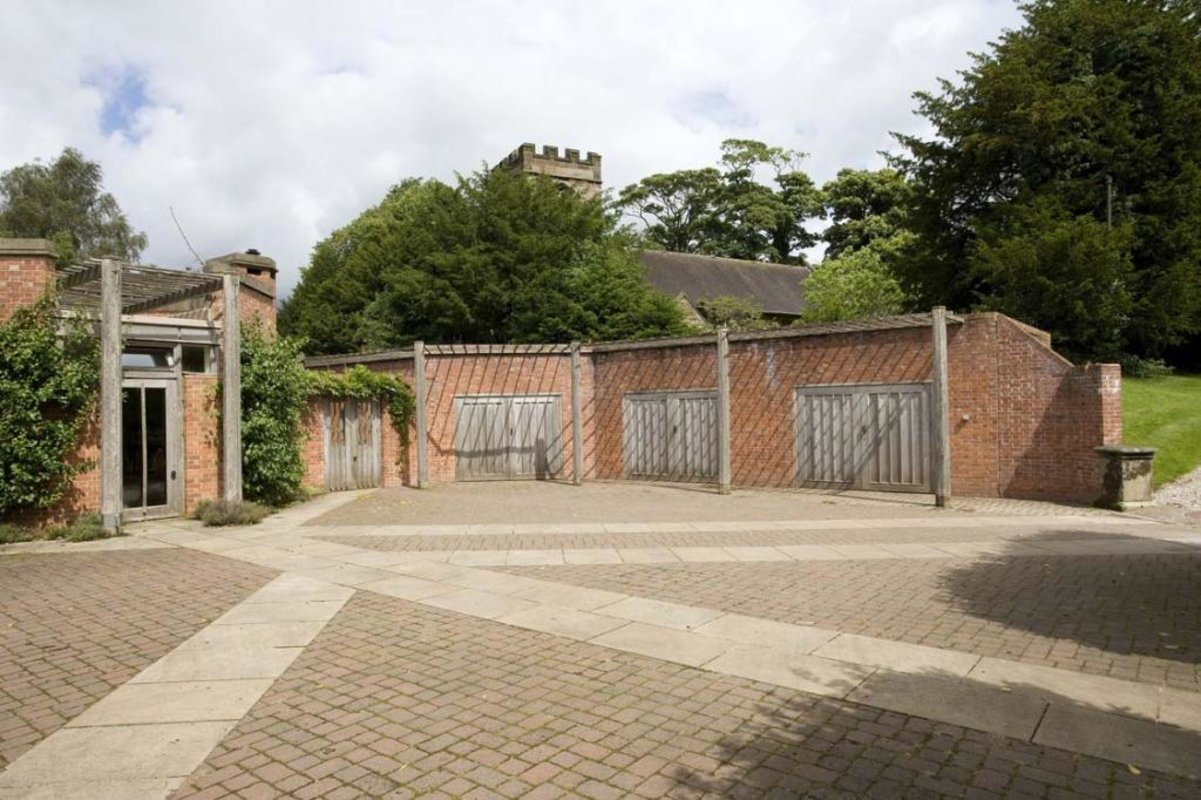 7 bedroom House for sale in Barlaston Hall, Barlaston, Barlaston