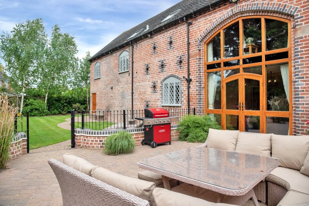 5 bedroom Barn Conversion for sale in Moat House Mill Barn, Barn End