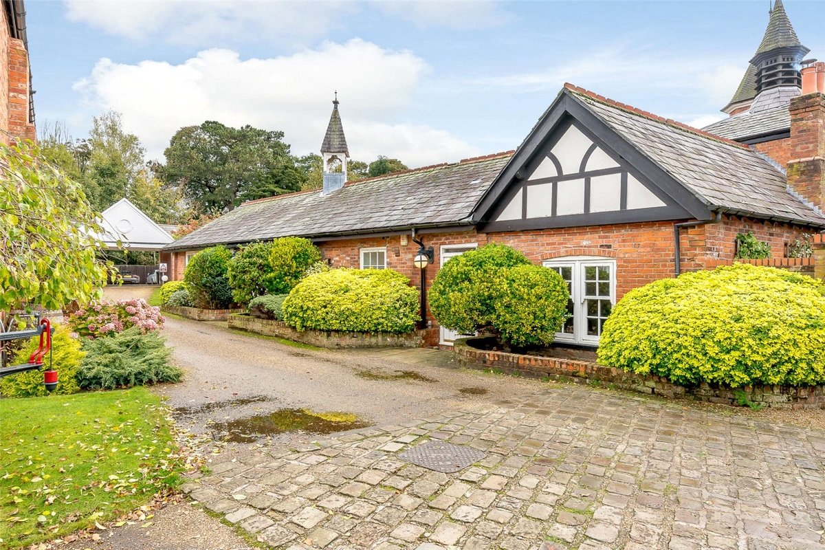 2 bedroom Barn Conversion for sale in 62 The Barn, Bostock Hall