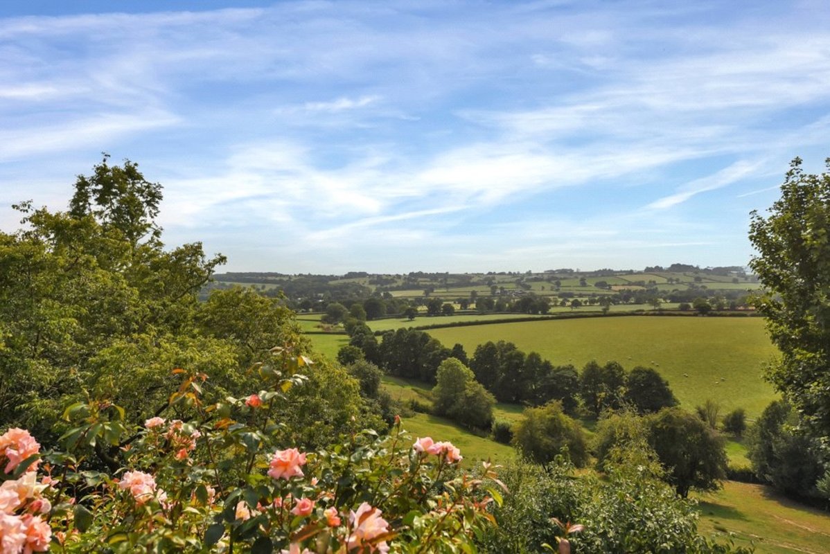 4 bedroom House for sale in Hazelbrow Cottage, 125, Hazelwood Road