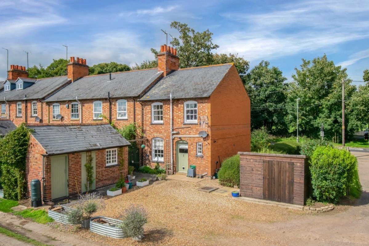 2 bedroom House for sale in 13 King Edward Cottages, Kettering Road