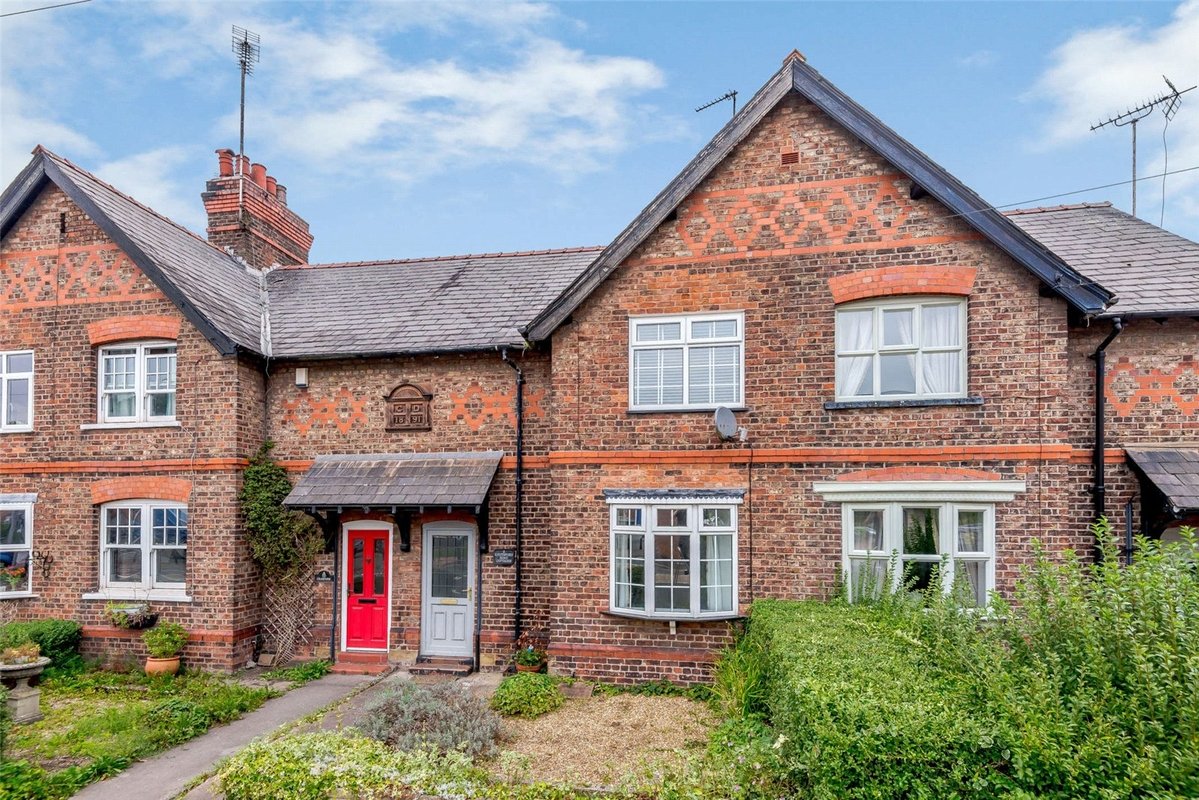 3 bedroom House for sale in 2 Knutsford Road Cottages, Knutsford Road