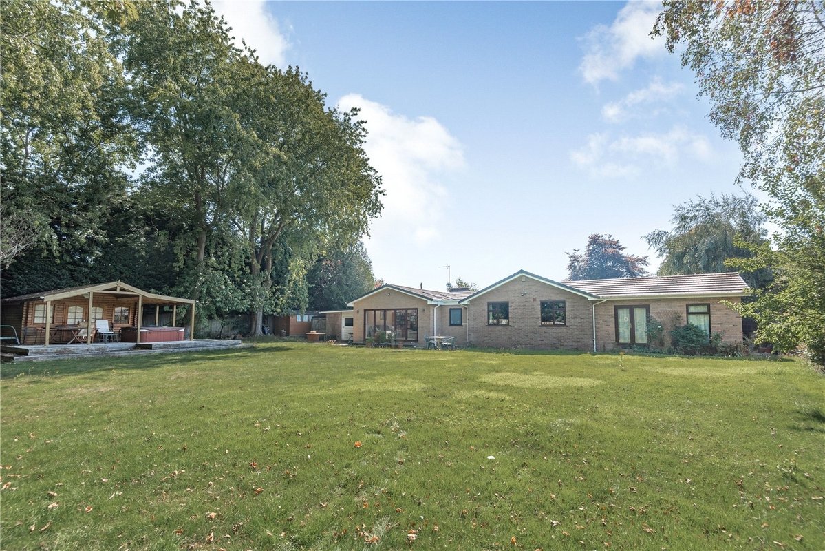 4 bedroom Bungalow for sale in 34, Lache Lane, Chester, Cheshire, CH4