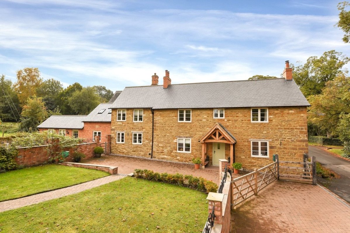 House for sale in End Cottage, 8, Lower Road, Stoke Albany, Market