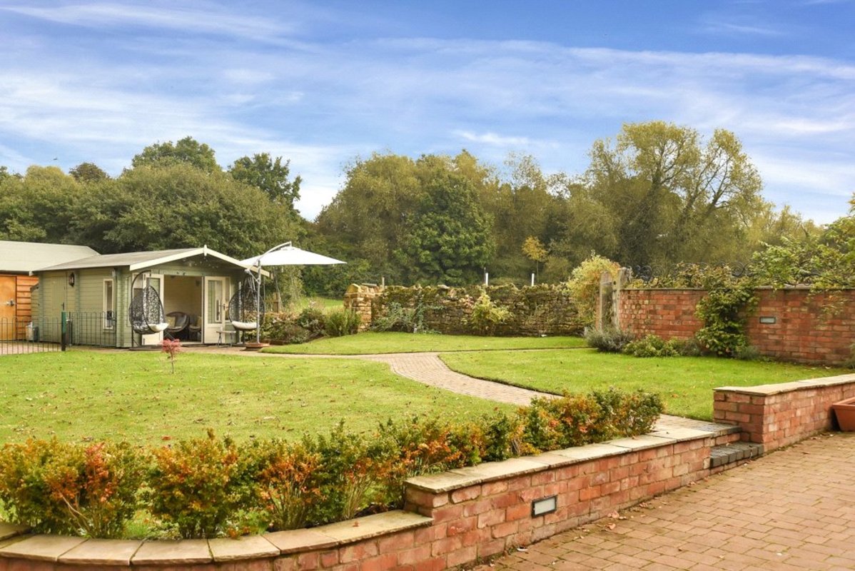 House for sale in End Cottage, 8, Lower Road, Stoke Albany, Market