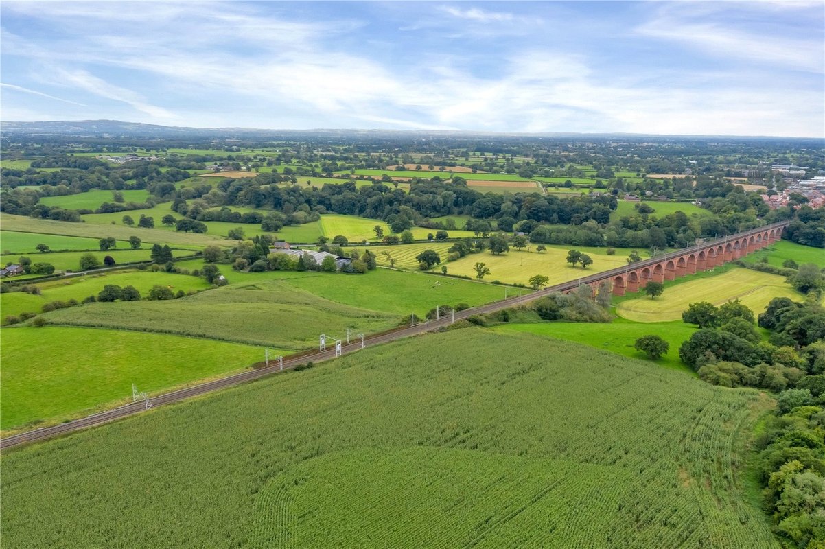 4 bedroom Farm House for sale in Saltersford Farm, Macclesfield Road