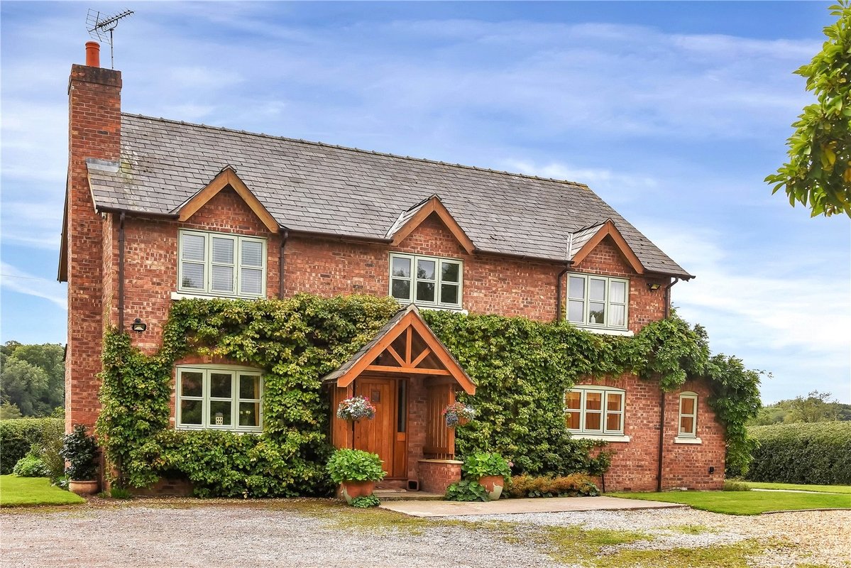 4 bedroom Farm House for sale in Saltersford Farm, Macclesfield Road