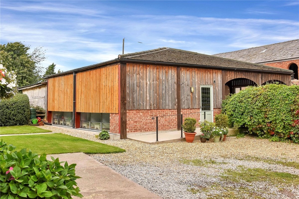 4 bedroom Farm House for sale in Saltersford Farm, Macclesfield Road