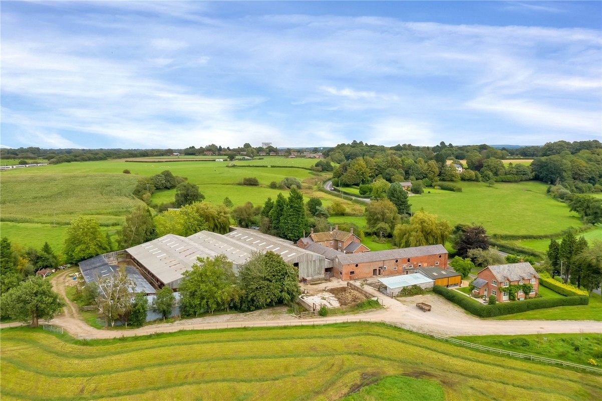 4 bedroom Farm House for sale in Saltersford Farm, Macclesfield Road