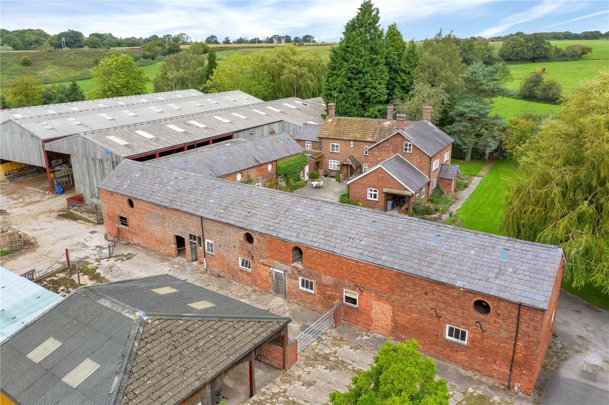 4 bedroom Farm House for sale in Saltersford Farm, Macclesfield Road