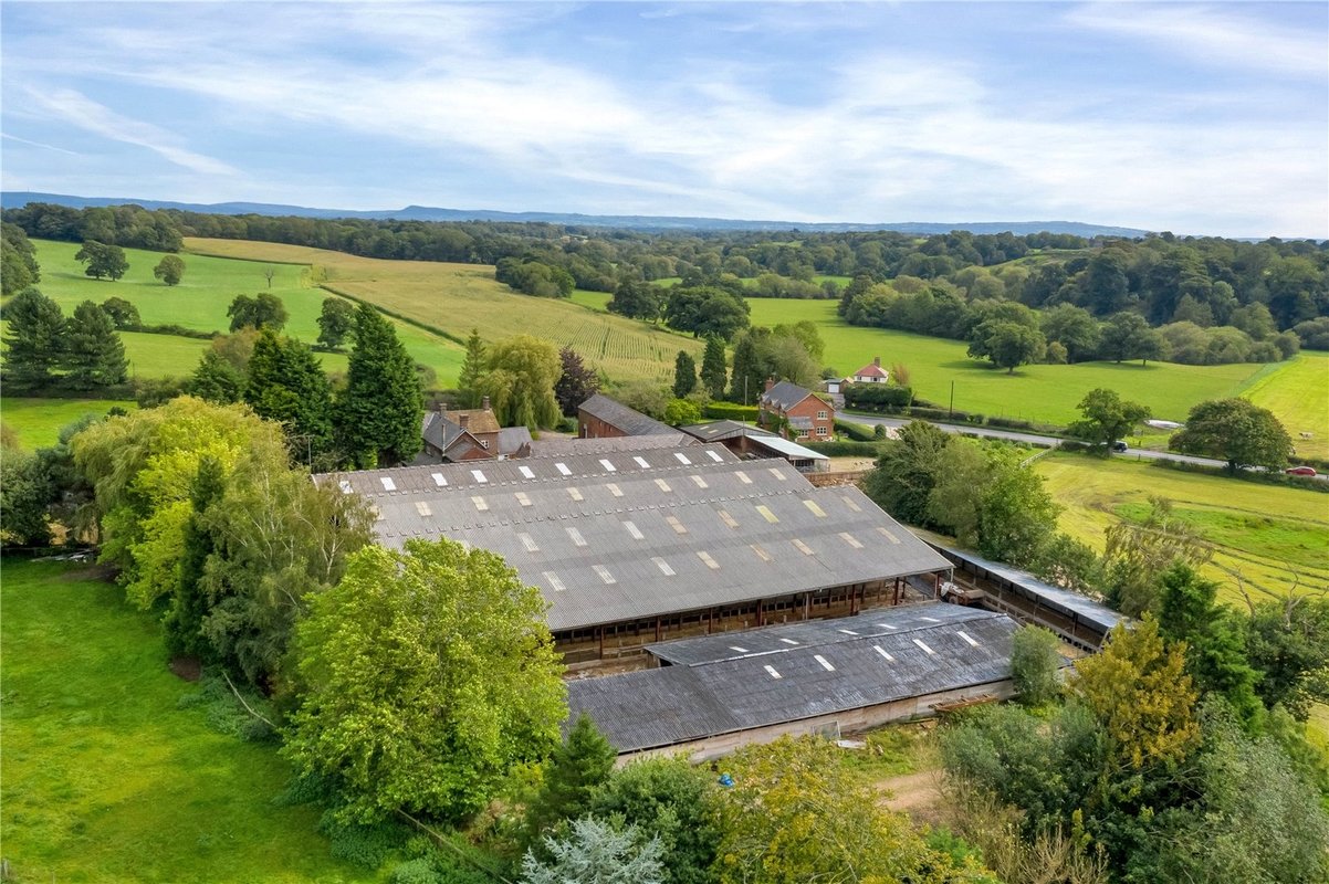 4 bedroom Farm House for sale in Saltersford Farm, Macclesfield Road