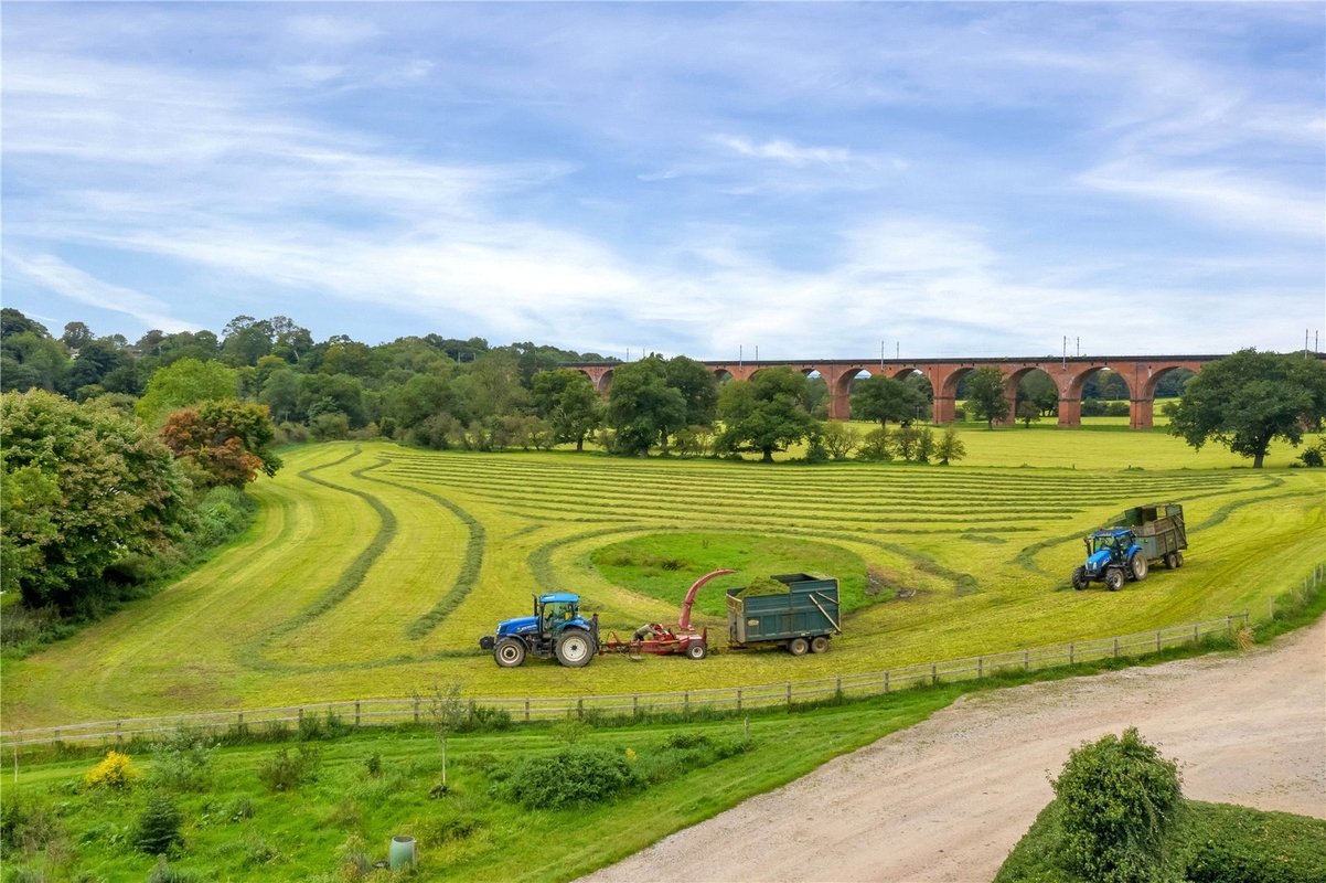 4 bedroom Farm House for sale in Saltersford Farm, Macclesfield Road