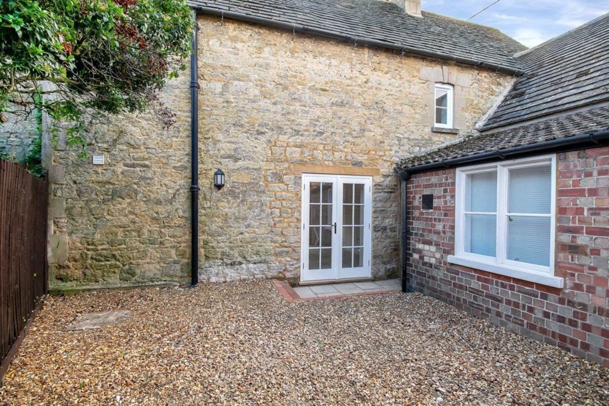 2 bedroom House for sale in 20 Manor Yard, 20, Manor Yard, Islip, Kettering, NN14 Fisher German