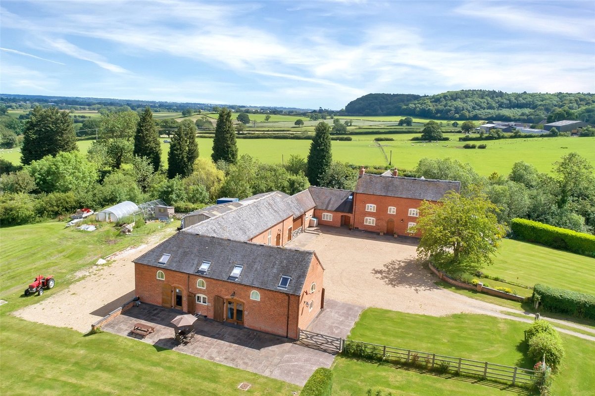 4 bedroom House for sale in Newfield Green Farm, Marchington Woodlands