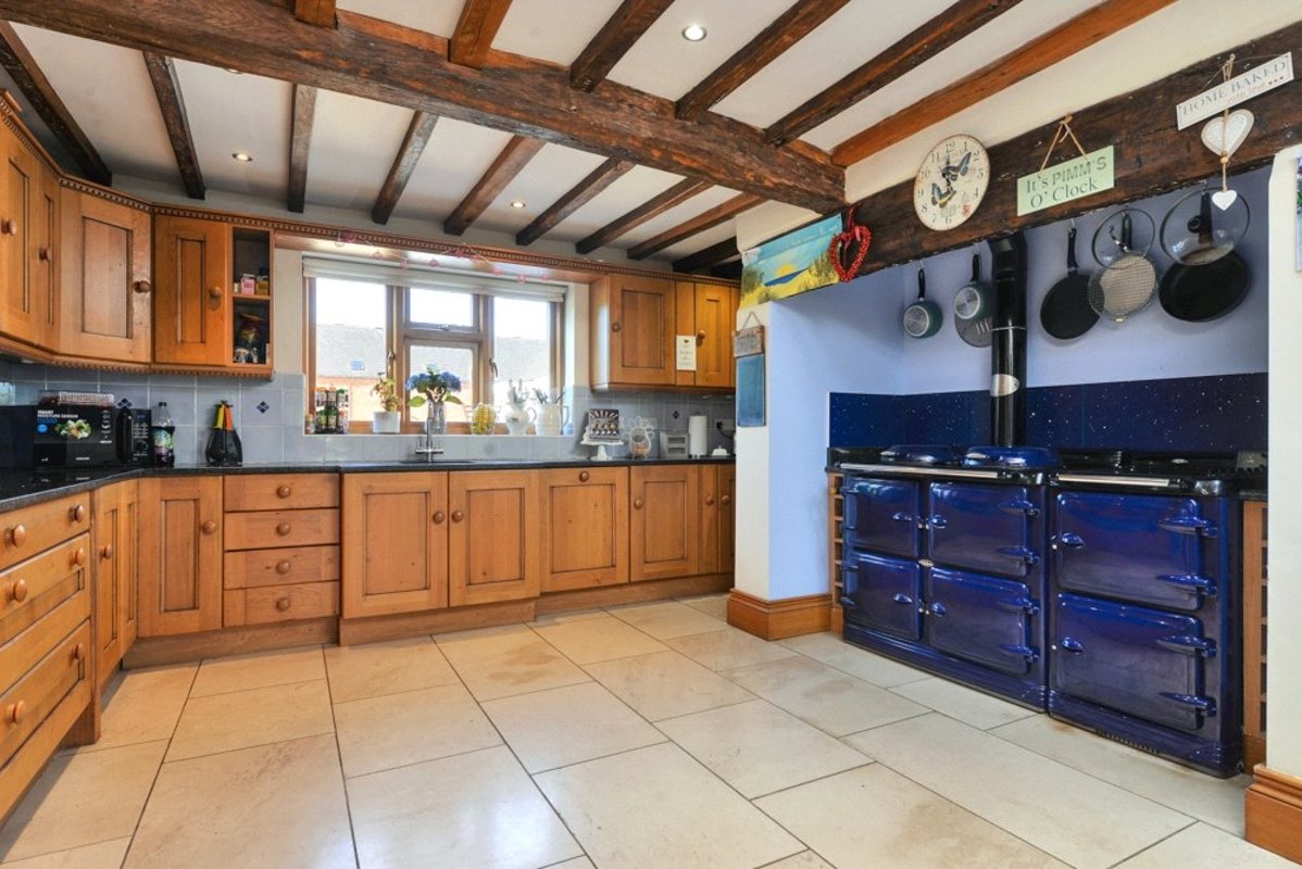 4 bedroom House for sale in Newfield Green Farm, Marchington Woodlands